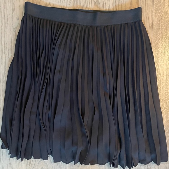 Babaton Black Aritzia Skirt - Picture 1 of 2